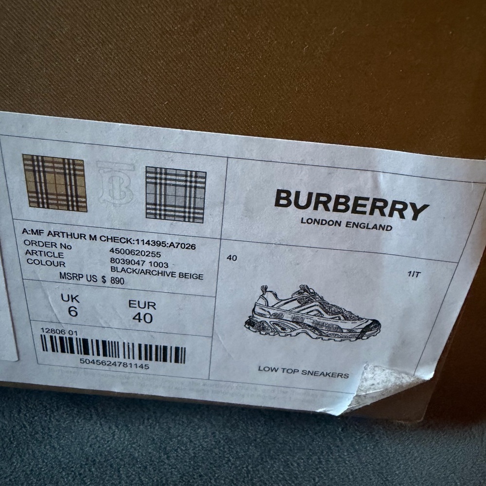 Burberry Arthur ‘Archive Beige Black’ Size 40EU/7MUS - Picture 9 of 10